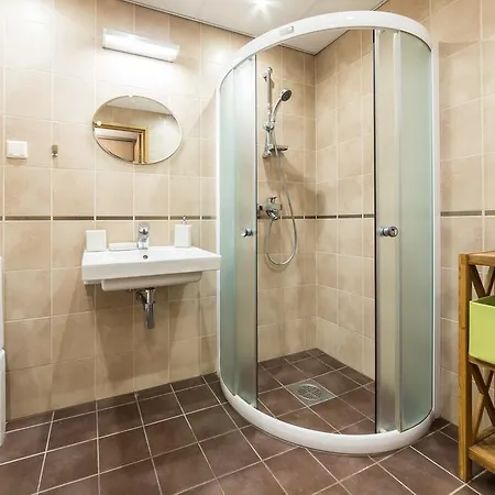 Goodson & Red Foorum Apartments טאלין